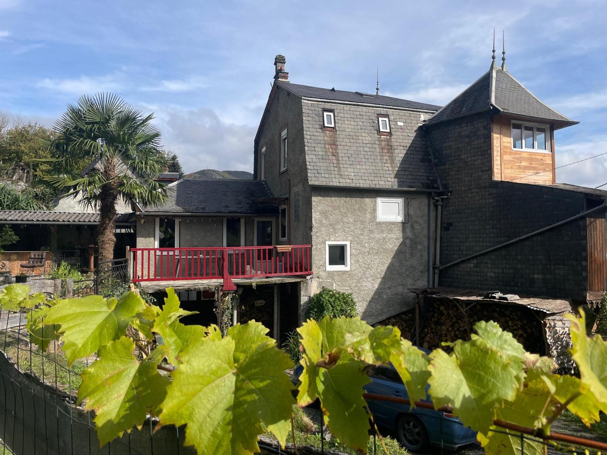 La Auarje: Appartement Avec Jardin & Terrasse Cierp Bagian luar foto